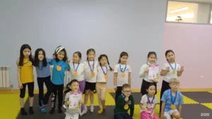 Ученики Adam School в спортивном зале