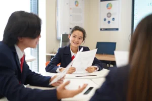 Обсуждение учебного задания в Canadian International School Astana