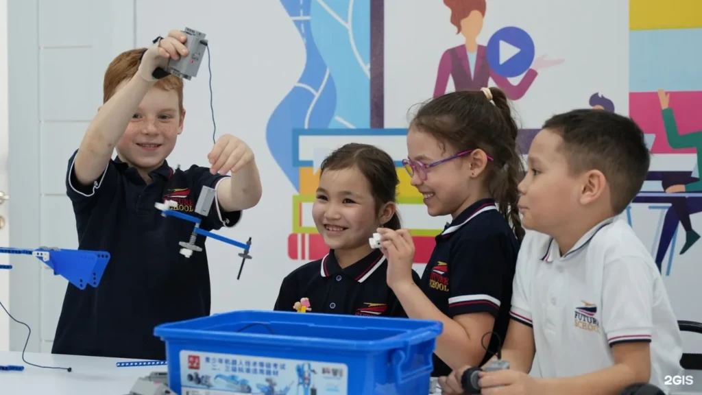 Ученики International Future School-2 на занятии робототехникой