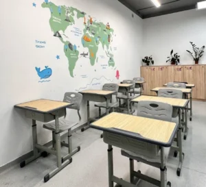 Учебный кабинет Genius School с картой мира