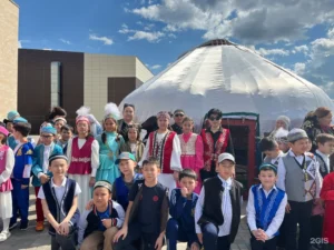Школьное сообщество Intellect Primary School на празднике
