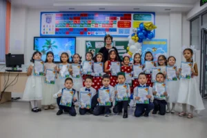 Ученики Neotech Digital School Primary в учебном классе