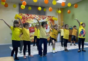Детское выступление в Virere Education
