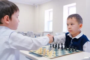Ученики Vista School играют в шахматы