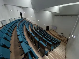 Caspian University — Лекционный зал