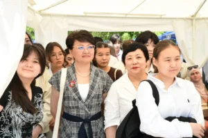 Участники дня открытых дверей Abai University