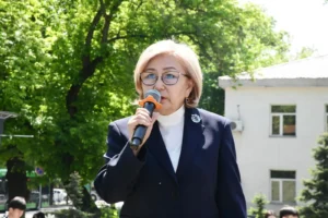 Выступление на мероприятии университета Абая