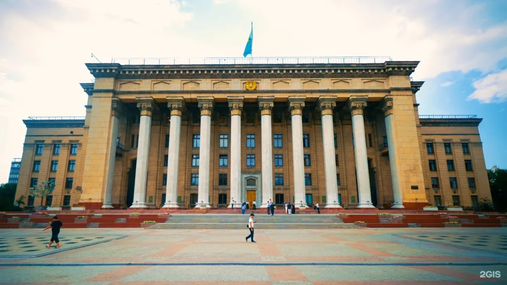 Главный корпус КБТУ на улице Толе би, 59