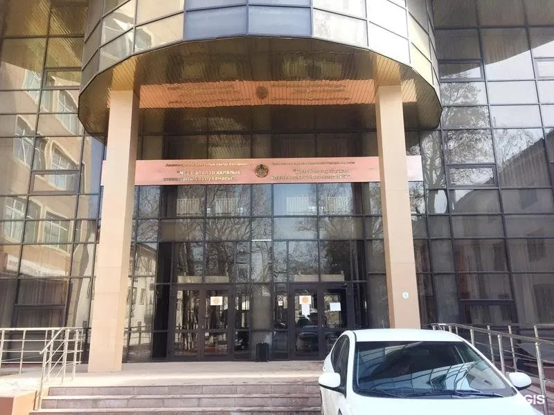 Вход в корпус Казахстанско-Российского медицинского университета
