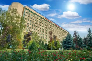 Корпус и территория университета Сатпаева