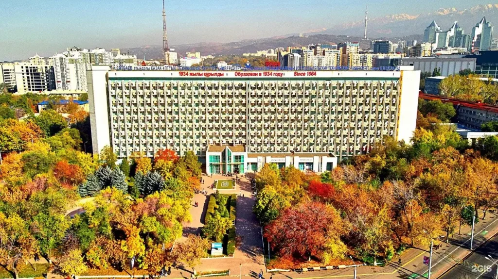 Главный корпус Satbayev University в Алматы